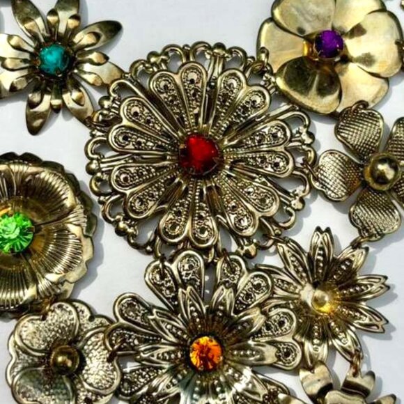 Multi Stone Chrystal and Gold Necklace - Picture 2 of 4